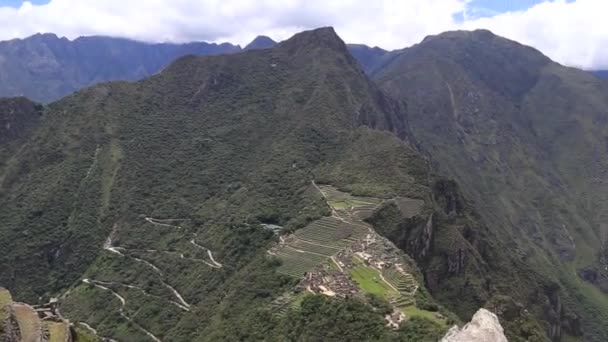 パノラマ ビュー マチュピチュ ペルー インカ帝国の遺跡都市と Huaynapicchu 山の神聖な谷 — ストック動画