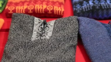 Perulu el yapımı tekstil figür detay