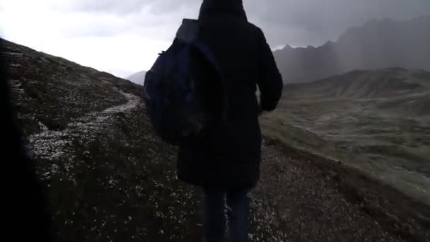 Rainbow Mountaines Peru Diciembre 2018 Vista Panorámica Montaña Turistas Camino — Vídeos de Stock