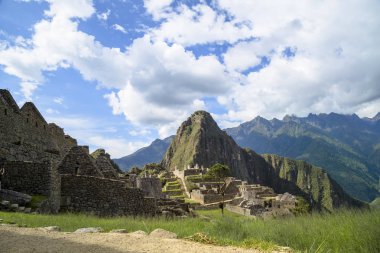 Machu Picchu, Peru Andes Dağları yüksek yer alan antik Inca sitenin benzersiz ve ilginç bir görünümünü