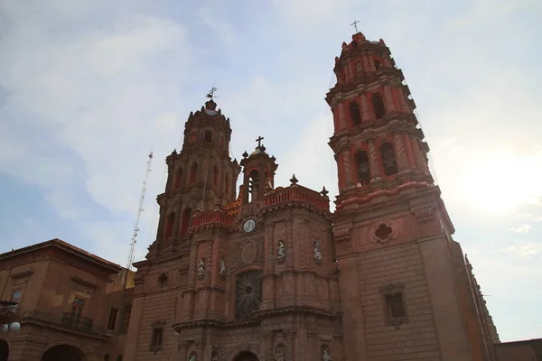 San Luis Potos, Mexiko: Kirchen im historischen Zentrum der Kolonialstadt San Luis Potos Mexico. — Stockfoto