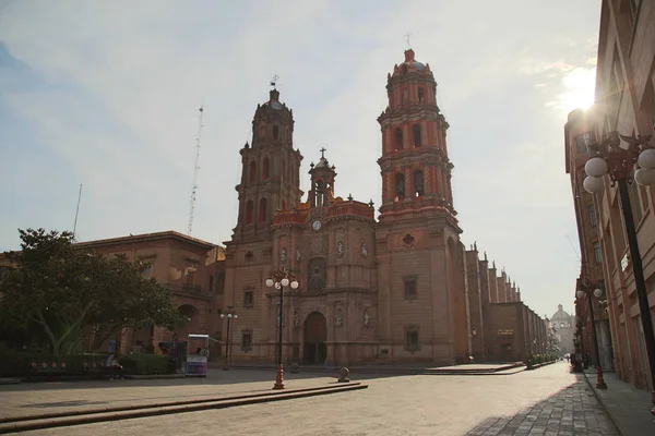20 juin 2019 San Luis Potosagara, Mexique : Eglises du centre historique de la ville coloniale de San Luis Potos/Mexique . — Photo