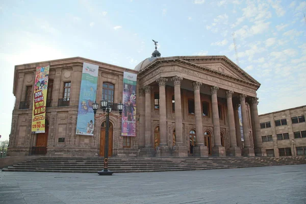 Teatro del centro histórico de la ciudad colonial de San Luis Potosí México . —  Fotos de Stock