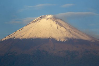 Meksika 'da aktif Popocatepetl volkanı