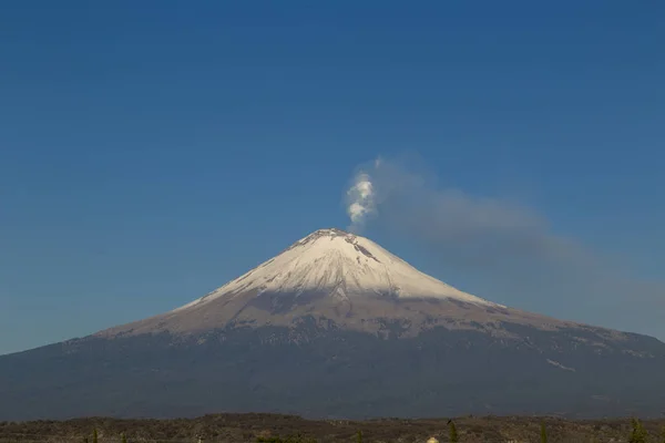 Aktív Popocatepetl vulkán Mexikóban — Stock Fotó