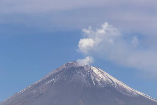 Volcán Popocatepetl activo en México — Foto de Stock