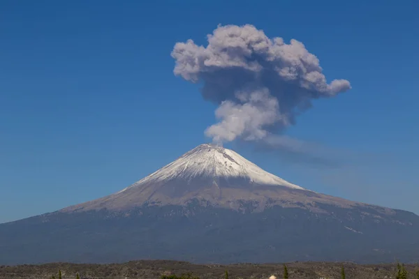 Active Popocatepetl ηφαίστειο στο Μεξικό, fumarole — Φωτογραφία Αρχείου