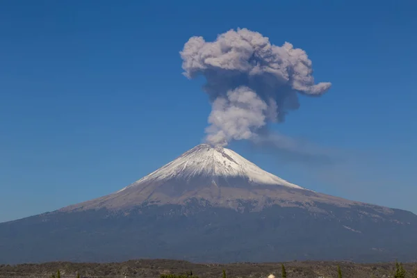 Active Popocatepetl ηφαίστειο στο Μεξικό, fumarole — Φωτογραφία Αρχείου