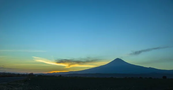 Paso de Cortes in Izta-Popo, Smoking Volcano Popocatepetl — 스톡 사진