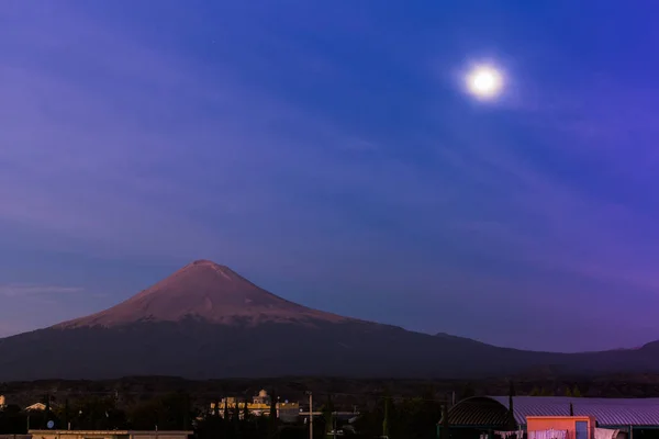Izta-Popo Zoquiapan Nemzeti Park és a kilátás a vulkán Popocatepetl, México — Stock Fotó