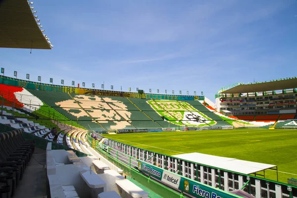 Leon, Guanajuato Meksika - 20 Haziran 2019: Estadio Len, Nou Camp - Club Len F.C. panoramik görünümü