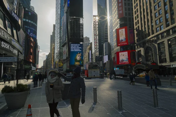 Nueva York City January Times Square Busy Tourist Intersection Neon —  Fotos de Stock