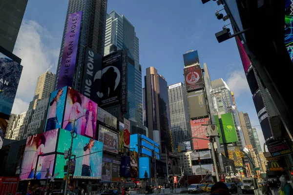 New York City Leden Times Square Rušnou Turistickou Křižovatkou Neonového — Stock fotografie