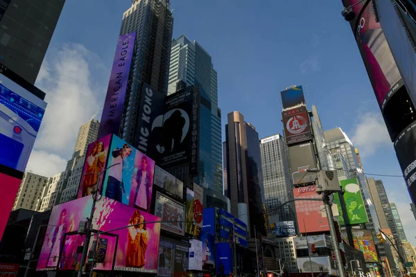 New York City Leden Times Square Rušnou Turistickou Křižovatkou Neonového — Stock fotografie