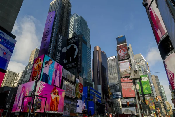 New York City Leden Times Square Rušnou Turistickou Křižovatkou Neonového — Stock fotografie