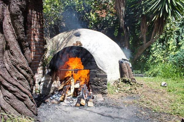 Latynos, szaman, podczas szamańskiego, prehiszpańskiego rytuału, temazcal — Zdjęcie stockowe