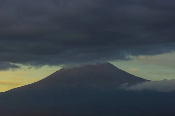 Vulkan, der Popokatepetl am Morgen, puebla, Mexiko — Stockfoto