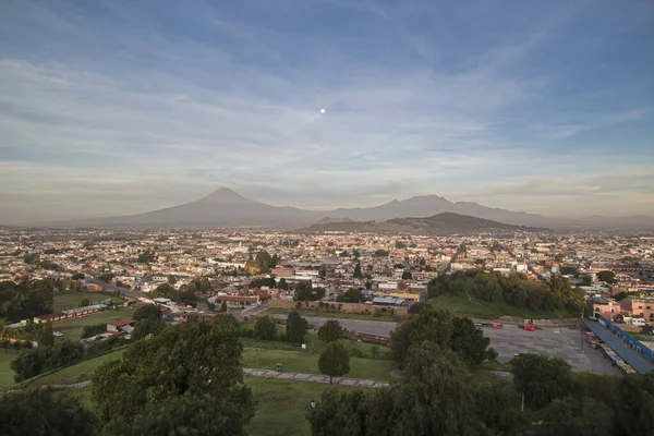 Vista panorâmica da cidade, Vulcão Popocatepetl, Cholula, Puebla, México — Fotografia de Stock