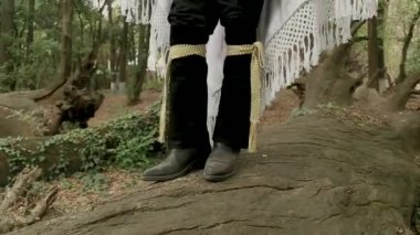 Charro, geleneksel kostümlü Meksikalı Dansçı, Tlaxcala Meksika Karnavalı 'nda halk dansı