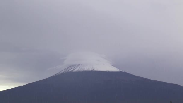 Meksika Popocatepetl Volkan Bulutları Arasındaki Krater — Stok video