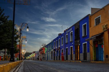 Cholula, Meksika; 06-09-2020: 15 Eylül kutlamalarının motifleriyle süslenmiş Cholula