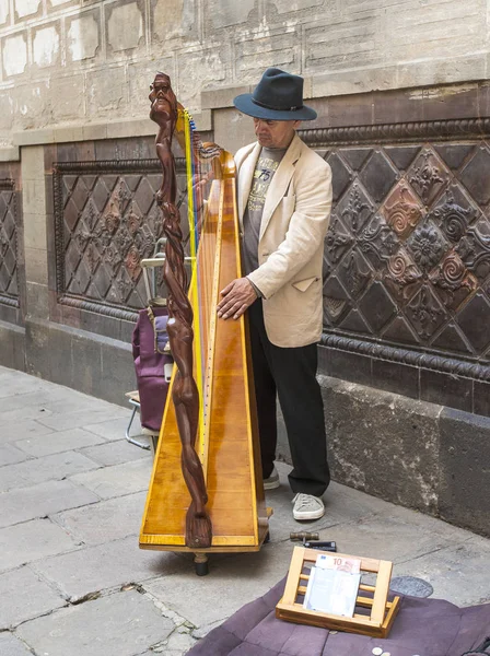Barcelona Spanje Juni 2018 Onbekende Straat Harpiste Een Van Straten — Stockfoto