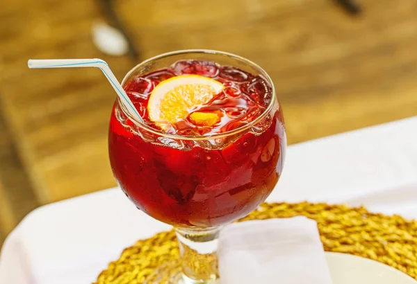 Sangria, İspanyol içki-kırmızı şarap ve meyve