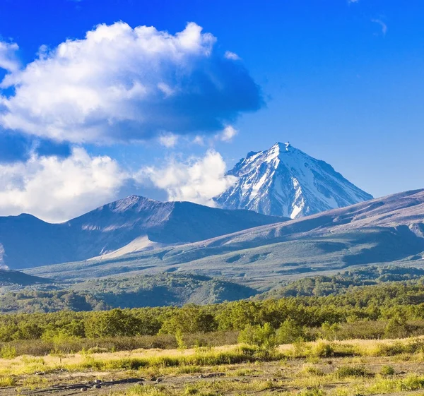 Panorama Volcanes Kamchatka Volcán Koryak Kamchatka Otoño Con Una Cima — Foto de Stock