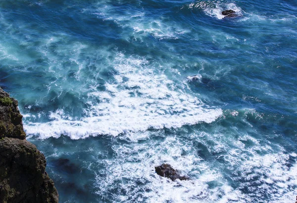 Vista Aérea Desde Alto Del Océano Rocas Olas Agua Océano — Foto de Stock