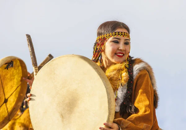 Πετροπαβλόφσκ Καμτσάτκα Ρωσια Νοεμβρίου 2018 Λαογραφικό Ensemble Εκτέλεση Στο Φόρεμα Εικόνα Αρχείου