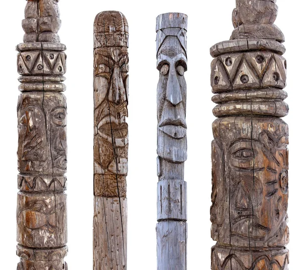 Набор Тотемных Столбов Камчатского Аборигена Белом — стоковое фото