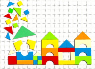 Yaratıcılık çok renkli Eko-oyuncaklar. Kavram. Ev bitmemiş mozaik