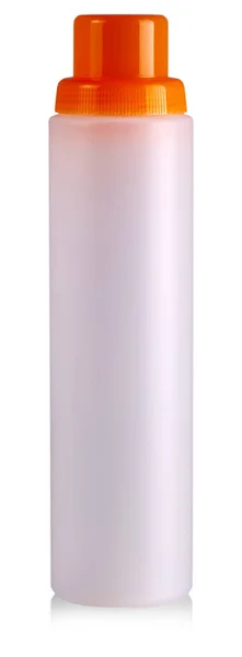 흰색 배경에 빨간색 덮개가있는 흰색 플라스틱 병 — 스톡 사진