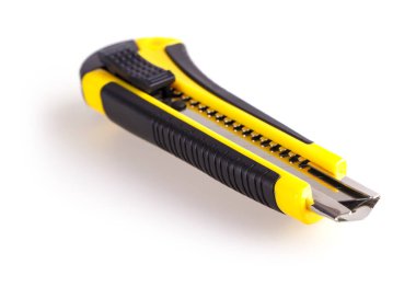 Beyaz arka planda izole kağıt bıçak