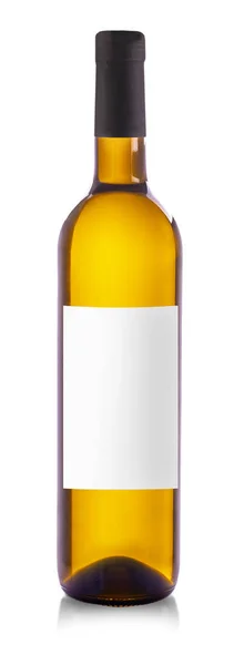 白色酒瓶，标签与白色背景隔离 — 图库照片