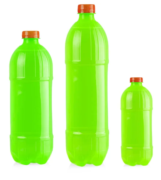 A zöld műanyag palack piros sapkát izolált fehér háttérben — Stock Fotó