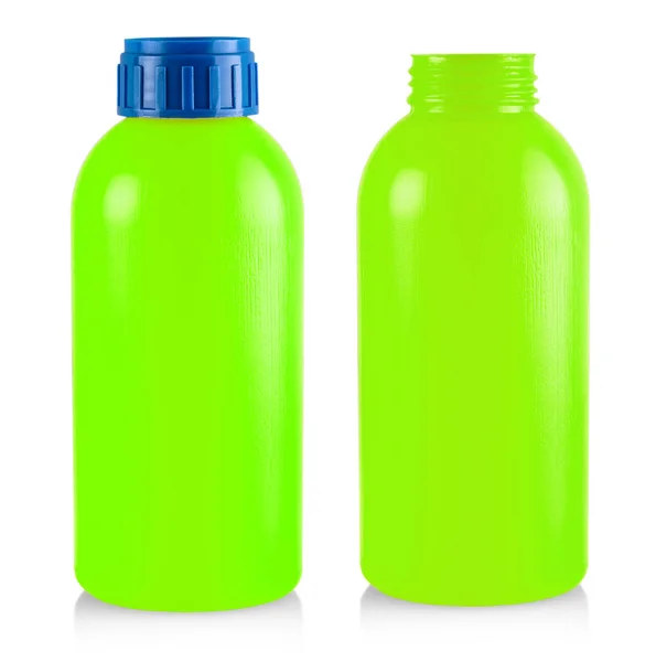 흰색 배경에 분리 된 녹색 플라스틱 병 — 스톡 사진