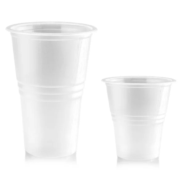 白い背景に隔離されたプラスチックカップ使い捨てガラス — ストック写真