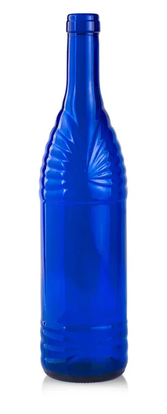 Бутылка для вина синий изолирован на белом фоне — стоковое фото