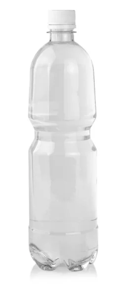 Die Plastikflasche Wasser isoliert auf weißem Hintergrund — Stockfoto