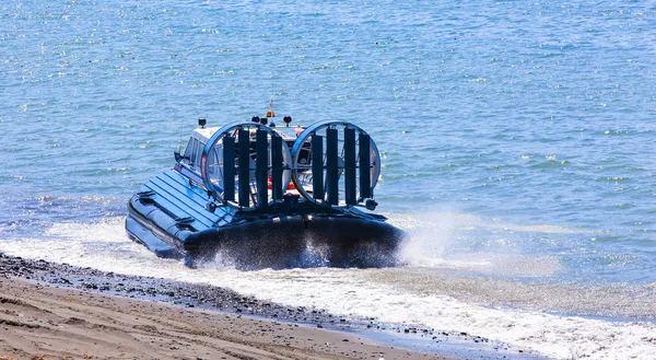 The Hovercraft on Pasific ocean in kamchatka Peninsula — Stock Photo, Image