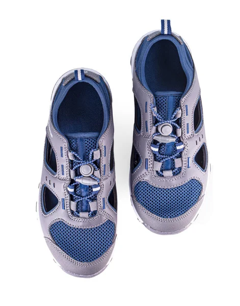 蓝色运动鞋在白色背景上的搭配 — 图库照片