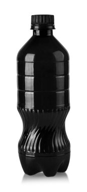 Beyaz üzerine izole edilmiş su için siyah plastik şişe.