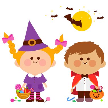 Cadılar Bayramı kostümleri giymiş çocuklar şeker ile kova tutun.