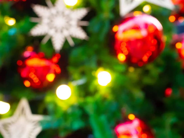 Verschwommener Hintergrund Weihnachtsbaum Und Dekoration Weihnachtsbaum Aus Nächster Nähe Mit — Stockfoto