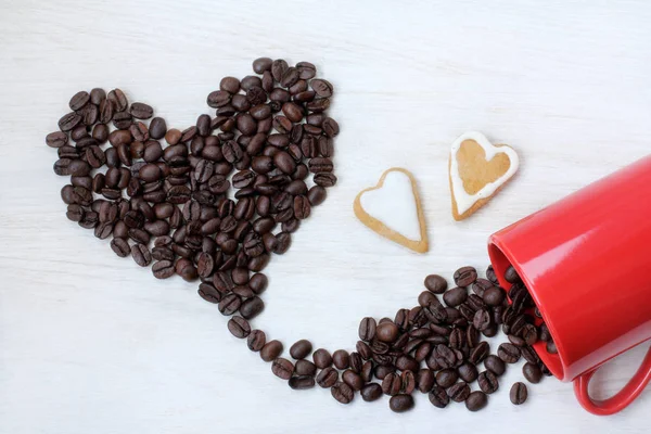 Acostado Plano Con Taza Roja Par Corazones Sobre Fondo Frijoles —  Fotos de Stock