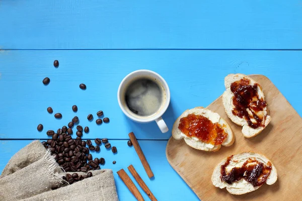 Breakfast on a blue table — Stock Photo, Image
