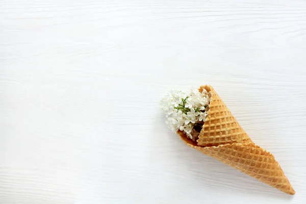 Apetitoso postre de primavera fragante — Foto de Stock