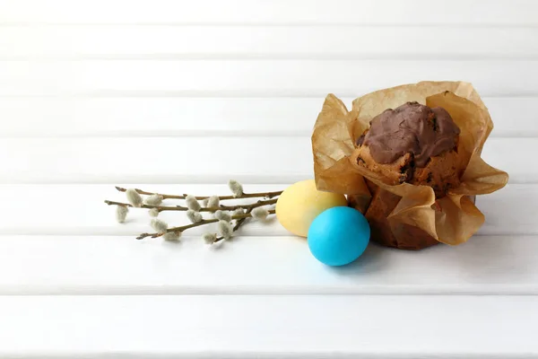 Chocolate Cupcake Decorated Eggs Twigs Table Easter Celebration Spring — Stock Photo, Image