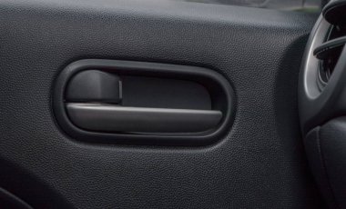 Araba kapı kilit kolu sürücü yer içinde.